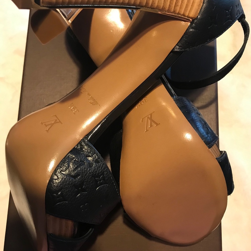 ❌SOLD❌❌Authentic Louis Vuitton - Picture 9 of 14